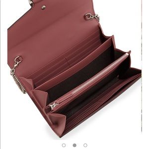 Gucci Bags - Gucci Blooms Dionysus Wallet w/ Chain Gucci Bags - Gucci Blooms Dionysus Wallet w/ Chain